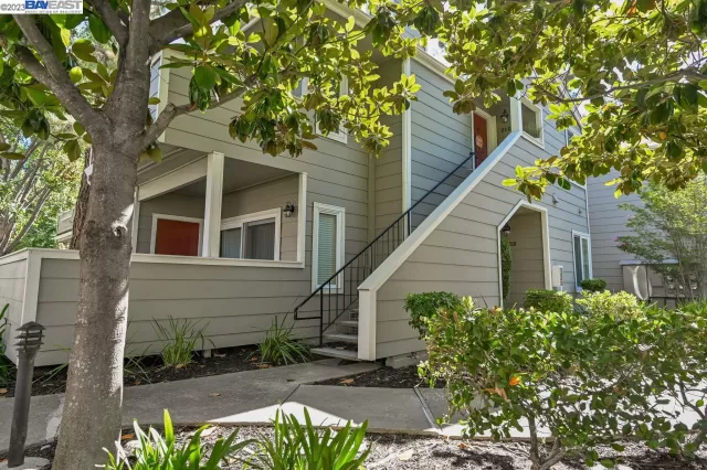 MLS: 41039027 Condo For Sale