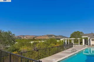 Photo #1: 41039027 Listing 