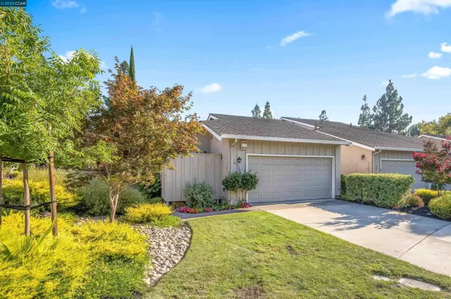 MLS: 41039100 Condo For Sale