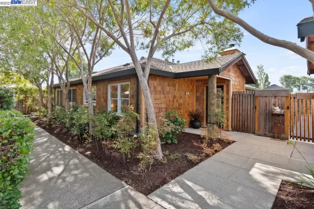 MLS: 41039181 Condo For Sale