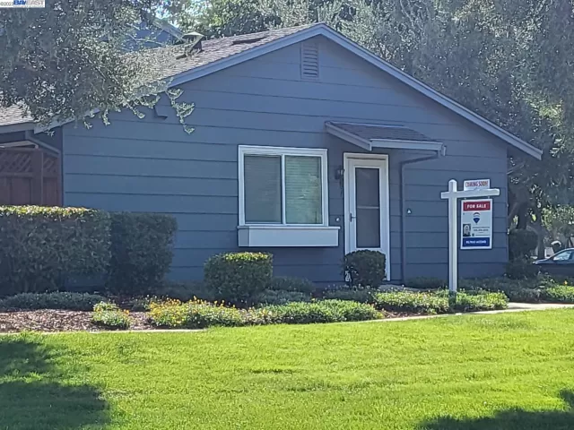 MLS: 41039284 Condo For Sale