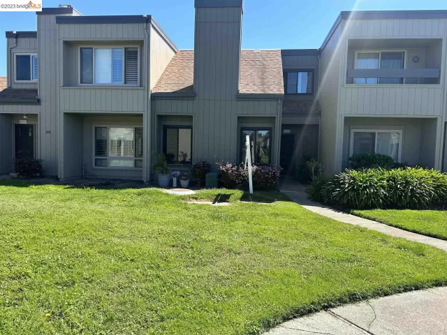 MLS: 41039338 Condo For Sale