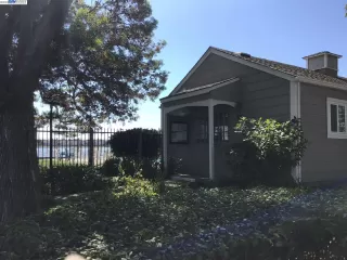 Photo #2: 41039371 Listing