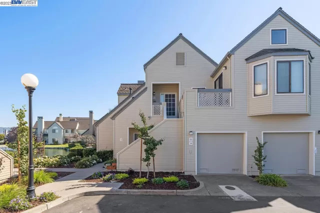 MLS: 41039382 Condo For Sale