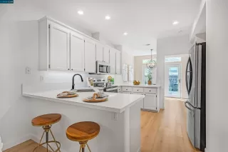 Photo #6: 41039403 Listing