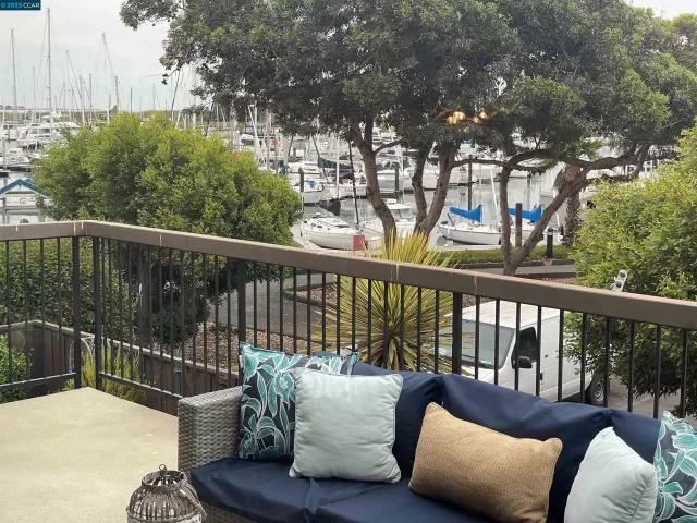 MLS: 41039405 Condo For Sale