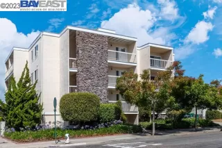 More Details about MLS # 41039457 : 1221 BRIGHTON AVE # 11