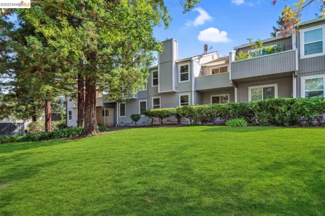 MLS: 41039794 Condo For Sale