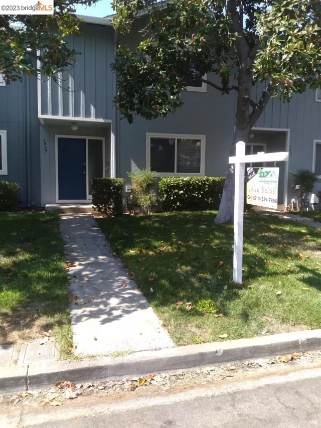 MLS: 41039873 Condo For Sale