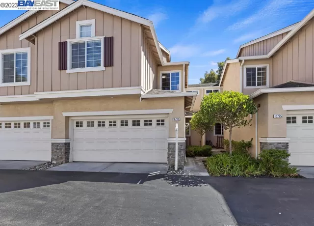 MLS: 41039918 Condo For Sale