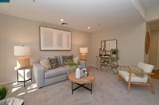 Photo #5: 41039920 Listing