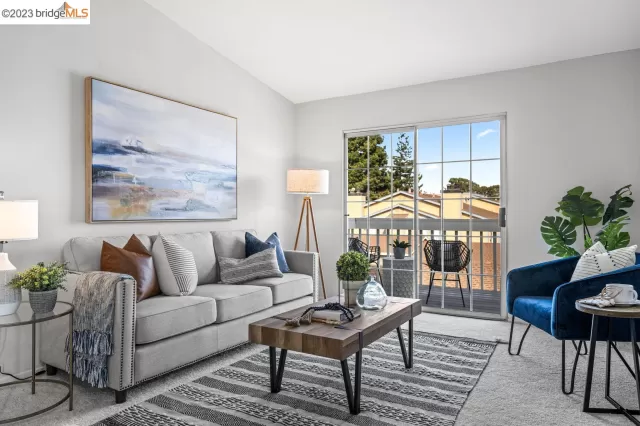 MLS: 41039975 Condo For Sale