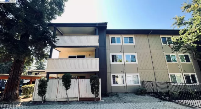 MLS: 41039977 Condo For Sale