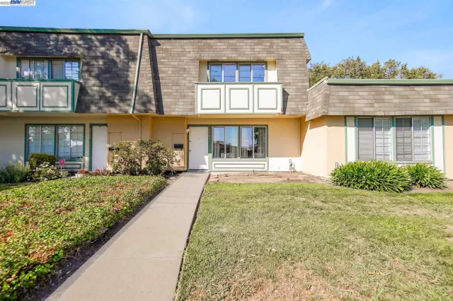 MLS: 41040023 Condo For Sale