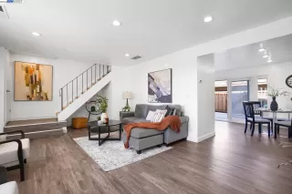 Photo #3: 41040023 Listing