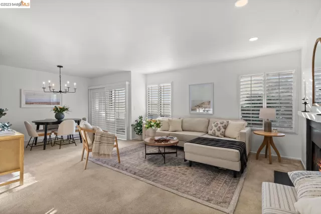 MLS: 41040024 Condo For Sale