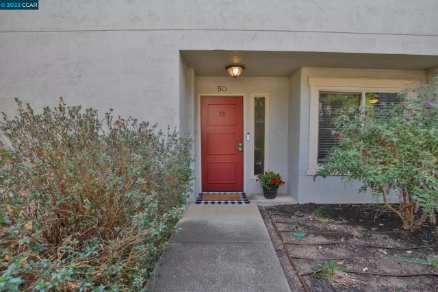 MLS: 41040031 Condo For Sale