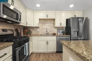 Photo #5: 41040031 Listing