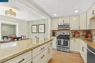 Photo #6: 41040031 Listing