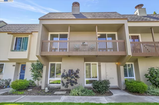 MLS: 41040081 Condo For Sale