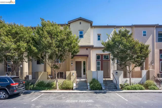 MLS: 41040122 Condo For Sale