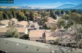 Photo #4: 41040139 Listing