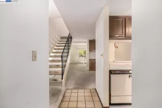 Photo #5: 41040237 Listing