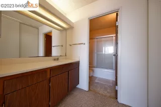 Photo #5: 41040258 Listing