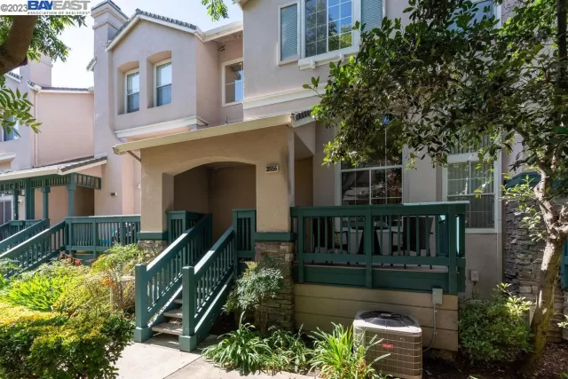 MLS: 41040273 Condo For Sale