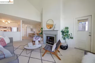 Photo #4: 41040330 Listing