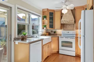 Photo #6: 41040459 Listing