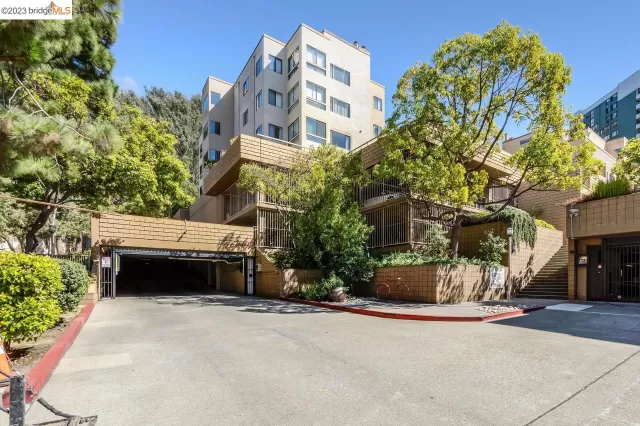 MLS: 41040462 Condo For Sale