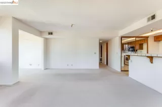 Photo #5: 41040462 Listing 