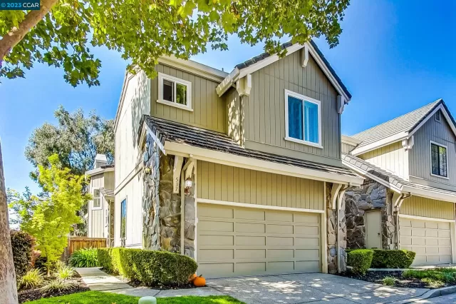 MLS: 41040655 Condo For Sale