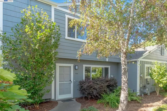 MLS: 41040664 Condo For Sale