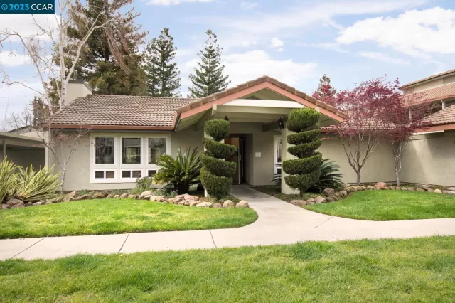 MLS: 41040670 Condo For Sale