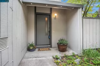 Photo #2: 41040682 Listing