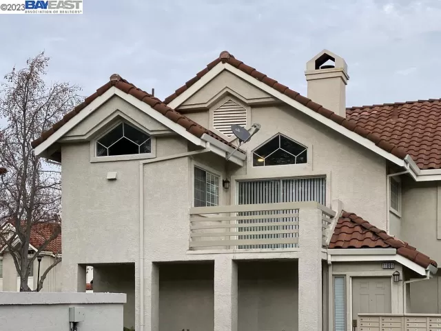 MLS: 41040708 Condo For Sale