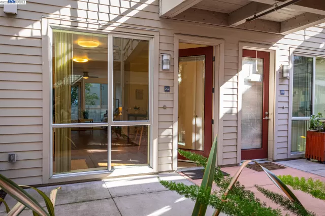 MLS: 41040719 Condo For Sale