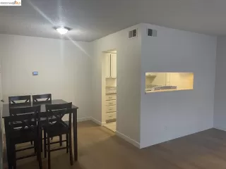 Photo #6: 41040779 Listing