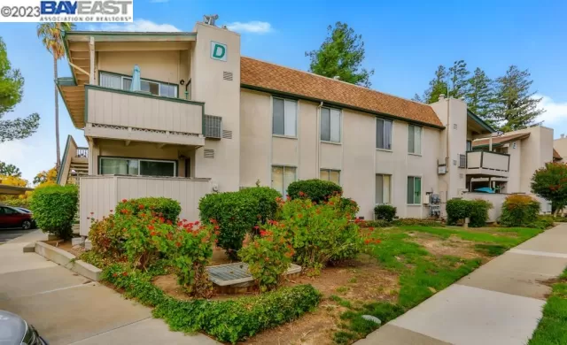 MLS: 41040835 Condo For Sale