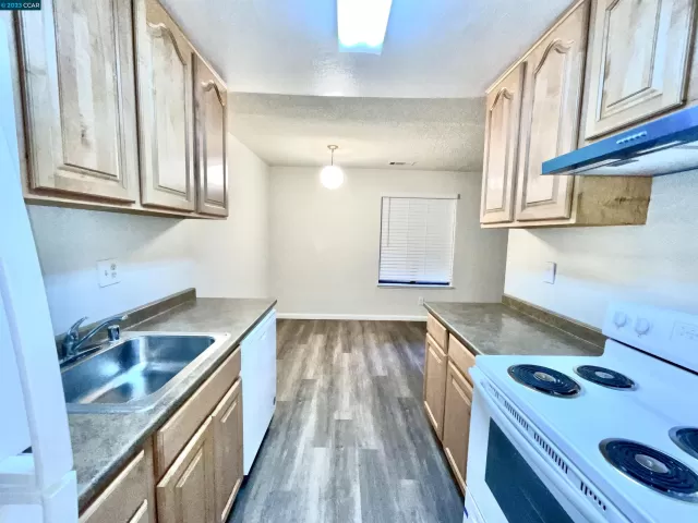 MLS: 41040905 Condo For Sale