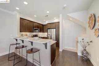 Photo #6: 41040935 Listing