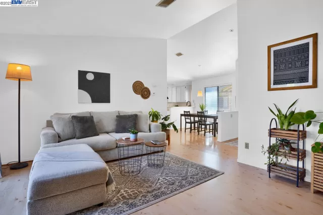 MLS: 41040968 Condo For Sale