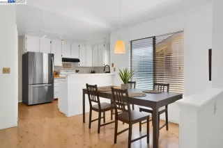 Photo #6: 41040968 Listing 