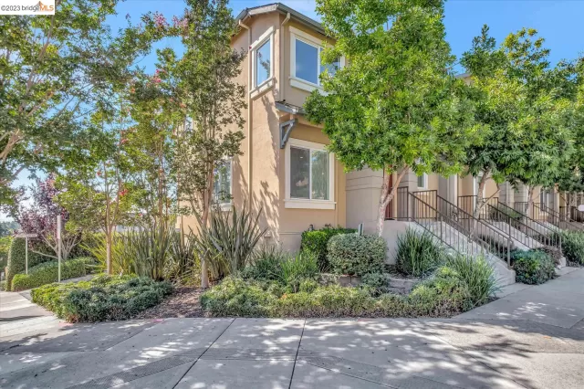 MLS: 41040994 Condo For Sale