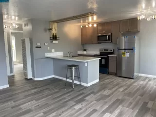 More Details about MLS # 41041023 : 4810 BLUM RD # 6