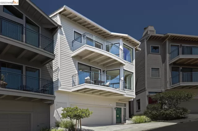 MLS: 41041039 Condo For Sale