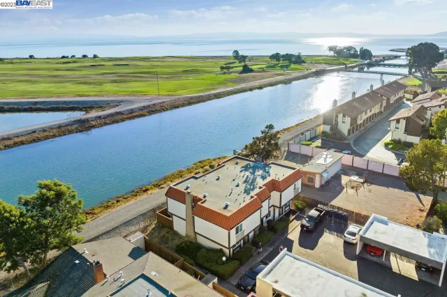 MLS: 41041074 Condo For Sale