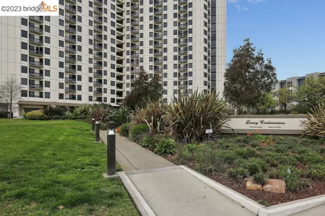 MLS: 41041160 Condo For Sale